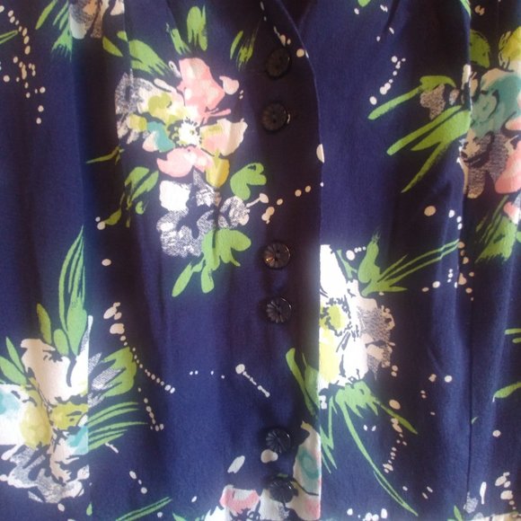 NEW Never worn Emily and Fin navy floral button dress Size Small - Picture 4 of 8